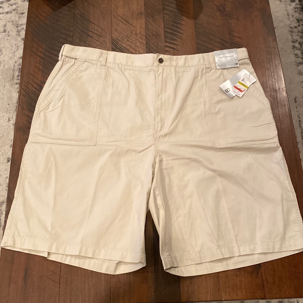Geoffrey Beene Stone Shorts Size 44 w/ Extender Waistband